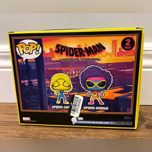 Funko Pop! Spider-Man: Across the Universe 2pk - Gwen & Spider-Woman - Picture 7 of 7